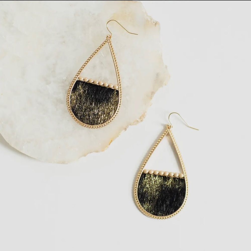 Black/Gold Tear drop earrings - Picture 2 of 2